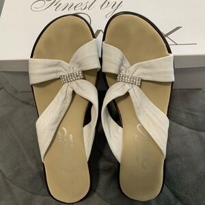 Women’s size 5 white Onex sandals